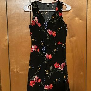 Super cute floral dress Size Small